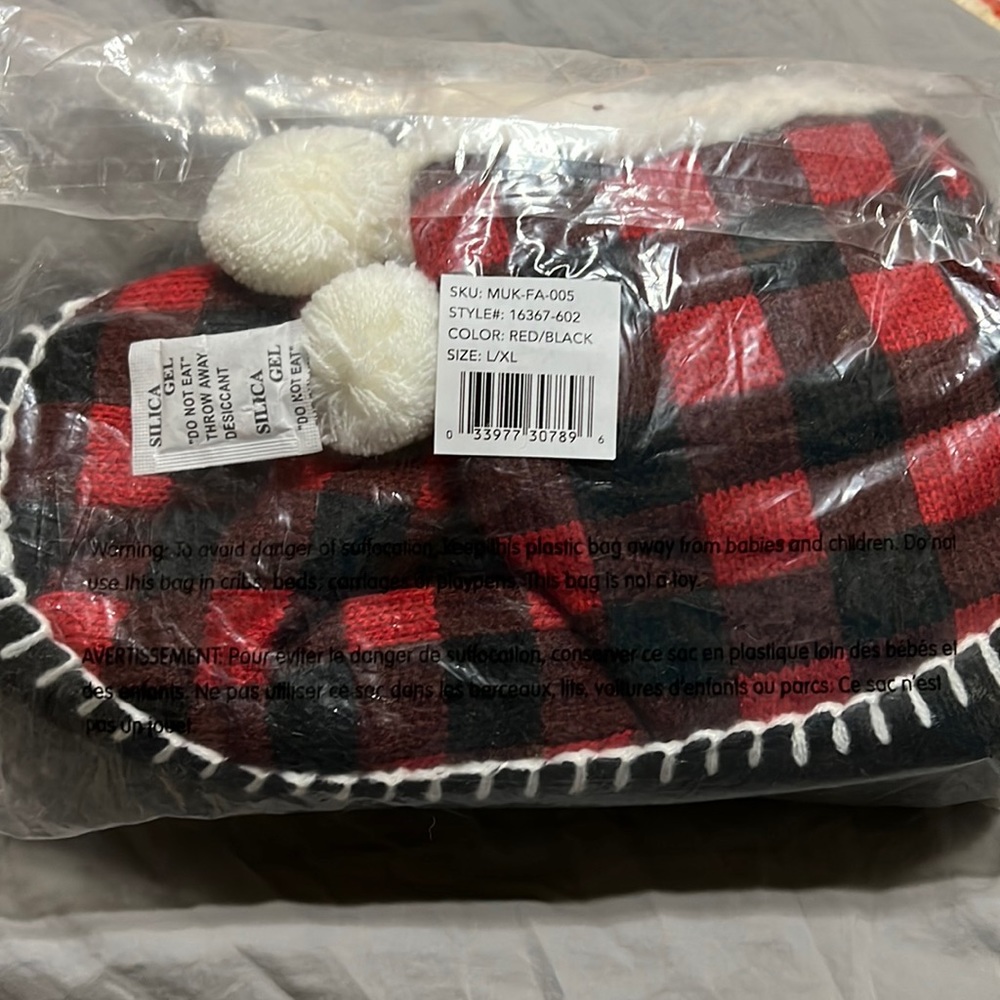 Womens Bootie slippers 8-10 L/XL